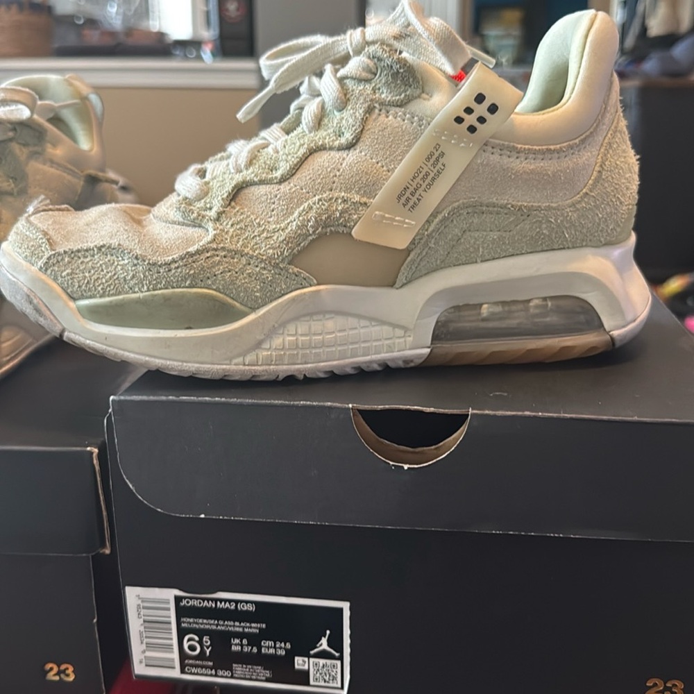 Jordan MA2 GS Sneakers in Honeydew and sea glass